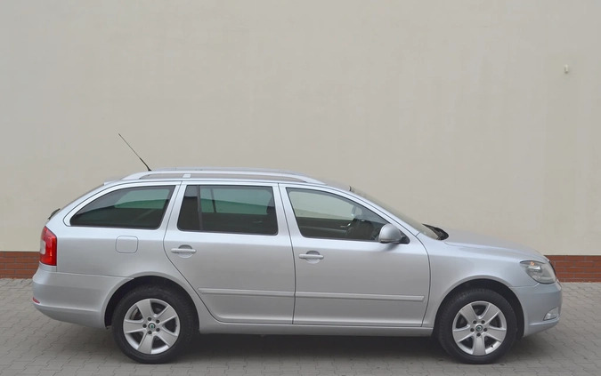 Skoda Octavia cena 17900 przebieg: 374800, rok produkcji 2011 z Gołańcz małe 277